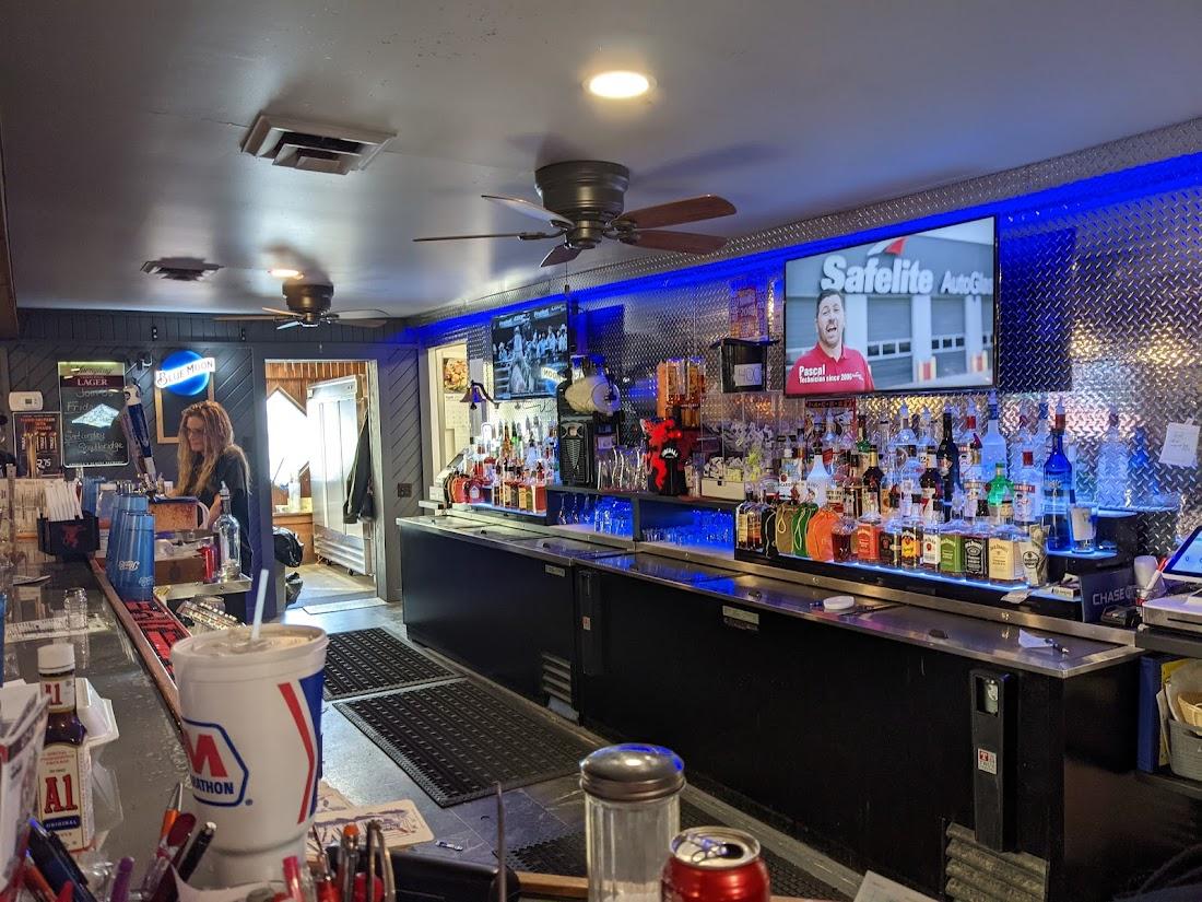 Oasis Bar & Grill Gallery Image 4